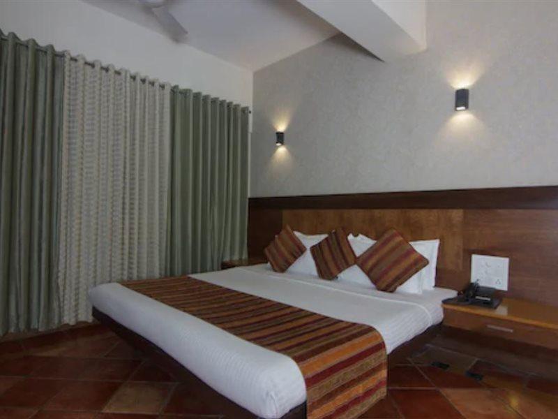 Hotel Chandralok Lonavala Dış mekan fotoğraf