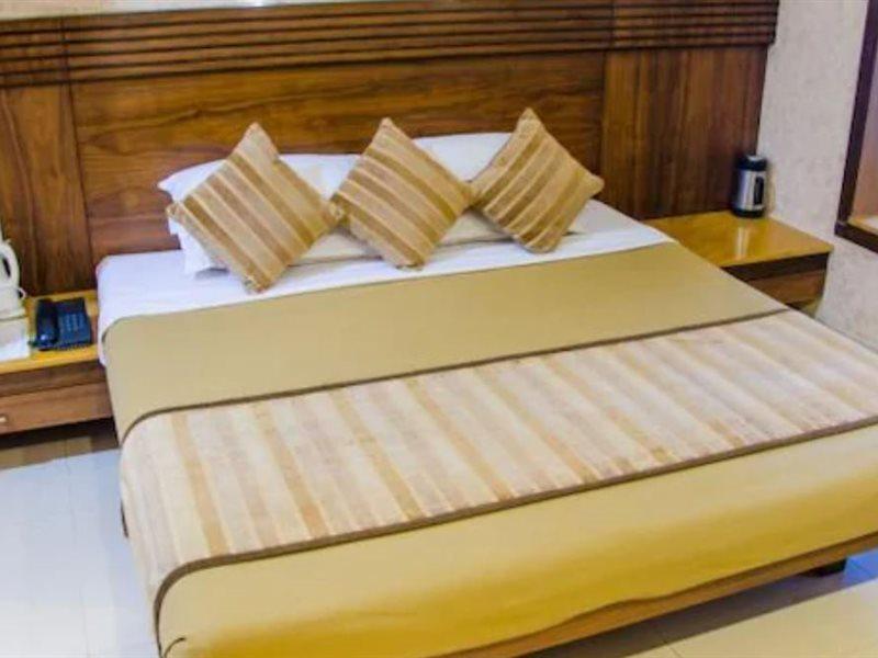 Hotel Chandralok Lonavala Dış mekan fotoğraf
