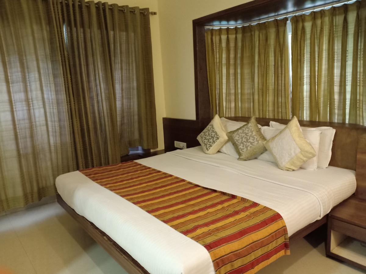 Hotel Chandralok Lonavala Dış mekan fotoğraf