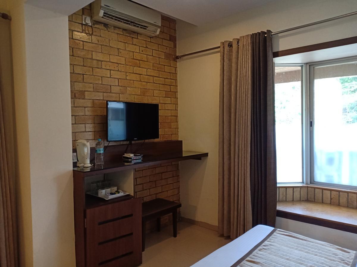 Hotel Chandralok Lonavala Dış mekan fotoğraf