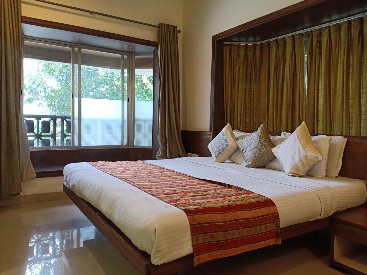 Hotel Chandralok Lonavala Dış mekan fotoğraf