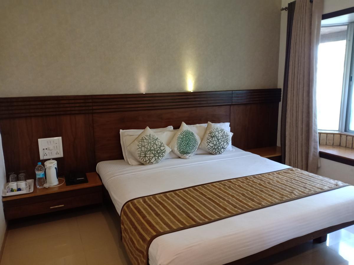 Hotel Chandralok Lonavala Dış mekan fotoğraf