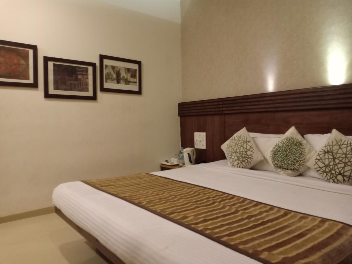 Hotel Chandralok Lonavala Dış mekan fotoğraf