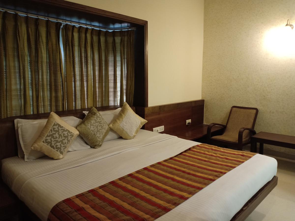 Hotel Chandralok Lonavala Dış mekan fotoğraf